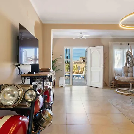 Charming House With Private Pool In Urb Saint Louis * Τορεβιέχα